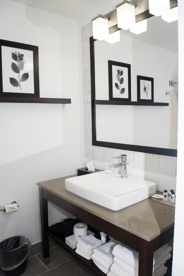 Country Inn & Suites By Radisson, Freeport, Il Экстерьер фото