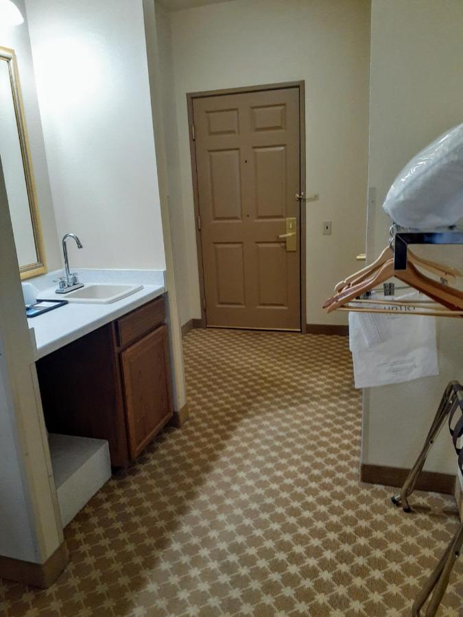 Country Inn & Suites By Radisson, Freeport, Il Экстерьер фото